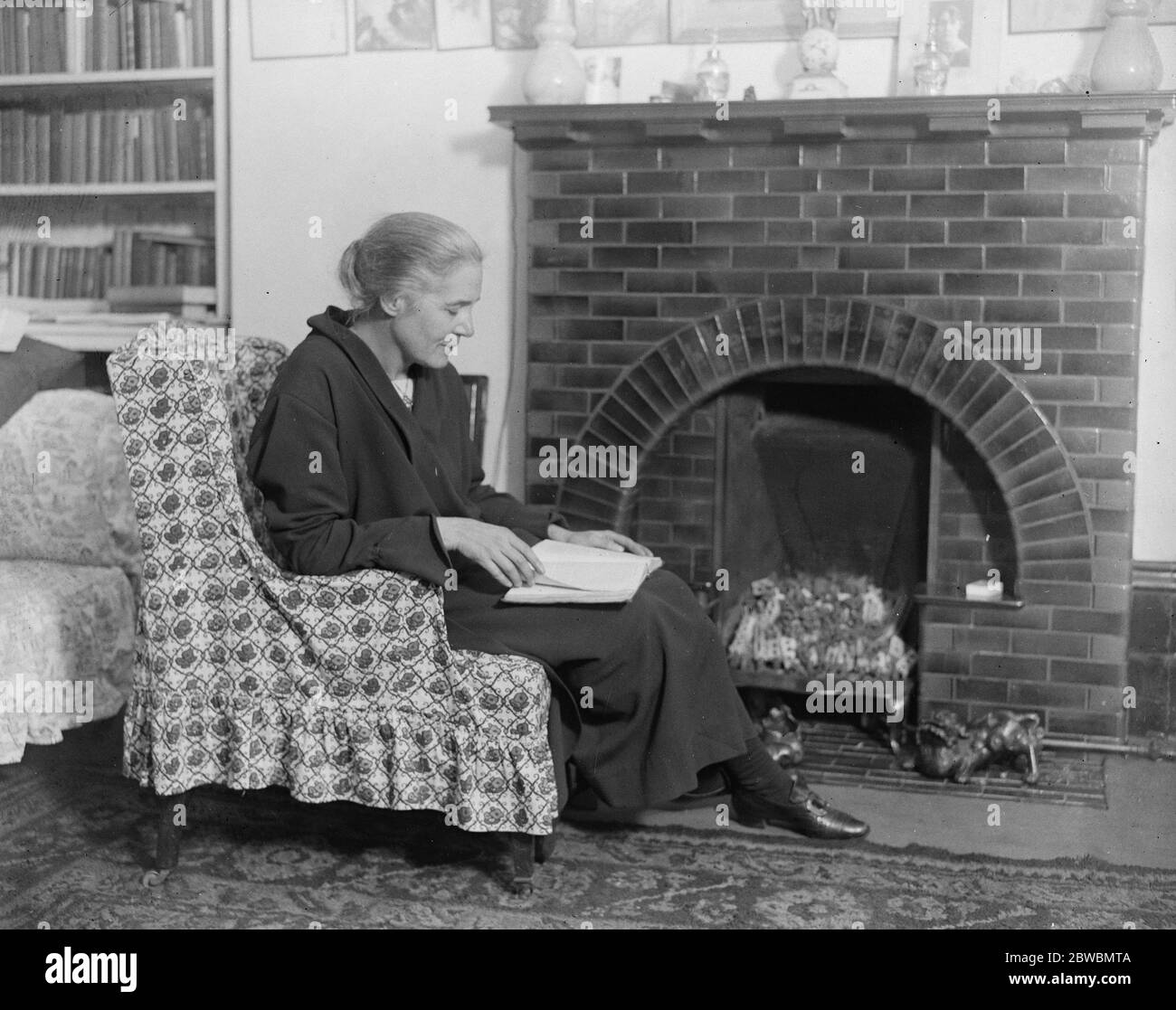 First woman Labour MP at home . Miss Susan Lawrence resting at her London residence after a strenuous election fight . She was the first woman Labour MP to be returned . 7 December 1923 The 1923 United Kingdom general election was held on Thursday 6 December 1923. The Conservatives, led by Stanley Baldwin, won the most seats, but Labour, led by Ramsay MacDonald, and H. H. Asquith's reunited Liberal Party gained enough seats to produce a hung parliament. It was the last UK general election in which a third party (the Liberals) won more than 100 seats, or received more than 26% of the vote. Stock Photo