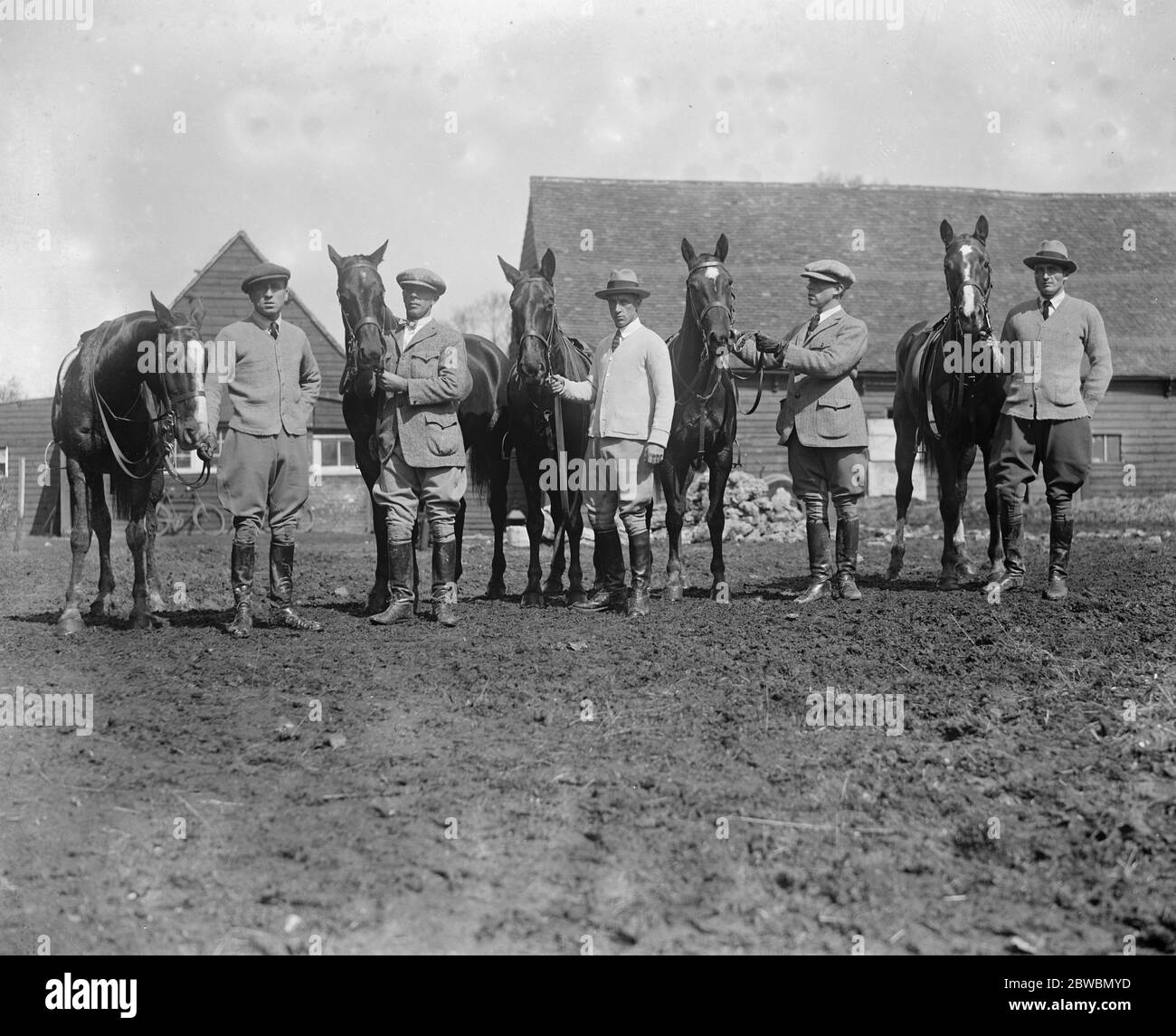 Argentine Polo Practice at Neasden Left to right A M Pena , J B Miles ( No 1 ) , L L Lacey ( back ) , D B Miles ( NNo 3 ) andMr Nelson 17 April 1922 Stock Photo