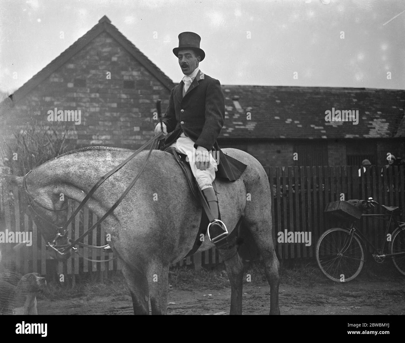 North Cotswold meet at Honeybourne . Mr Hilton Green ( Master ) . 4 December 1924 Stock Photo