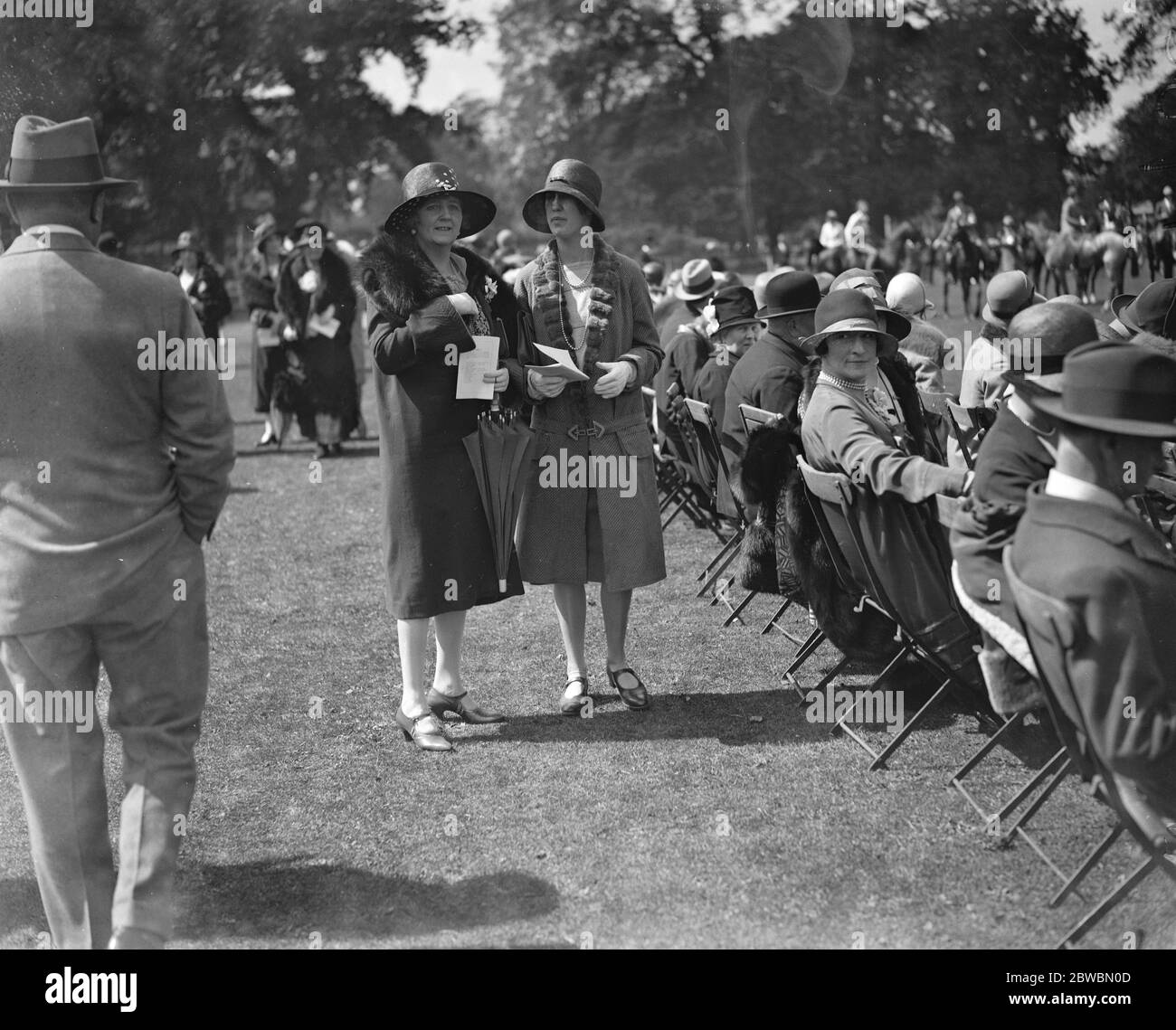 At the Ranelagh mounted sports - Lady Joan Verney ( left ) 1928 Stock Photo