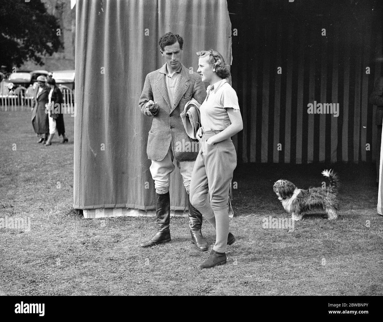 At the Polo at Cowdray Park at Midhurst in Sussex , Daphne Pearson with Mr John Lakin . 1938 Stock Photo
