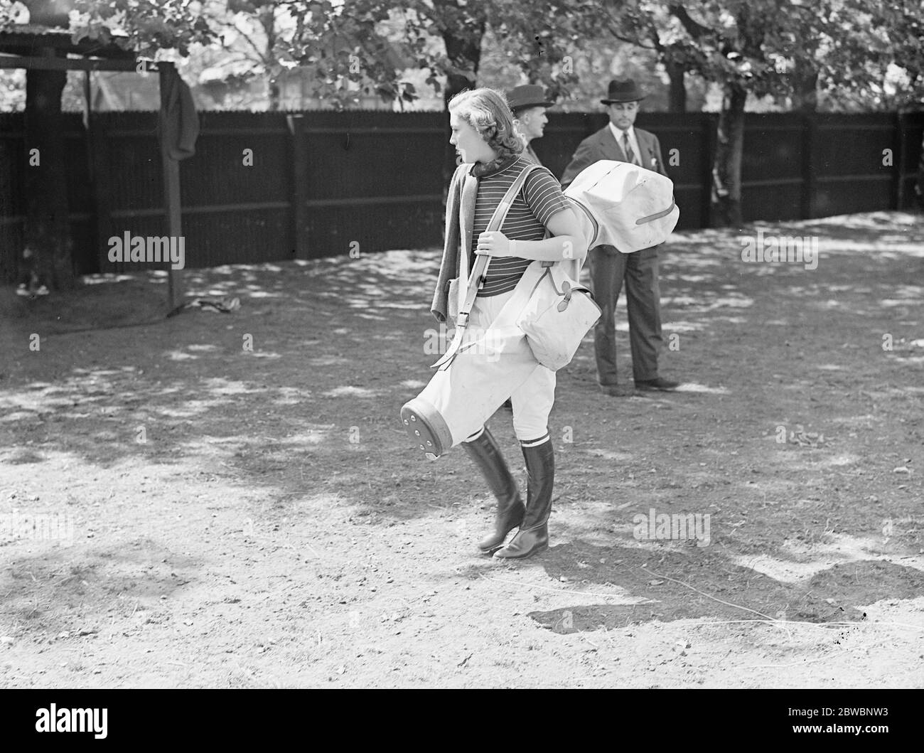 Hurlingham Ladies Polo . Miss S M Rolt ( Grimsthorpe ) 1938 Stock Photo