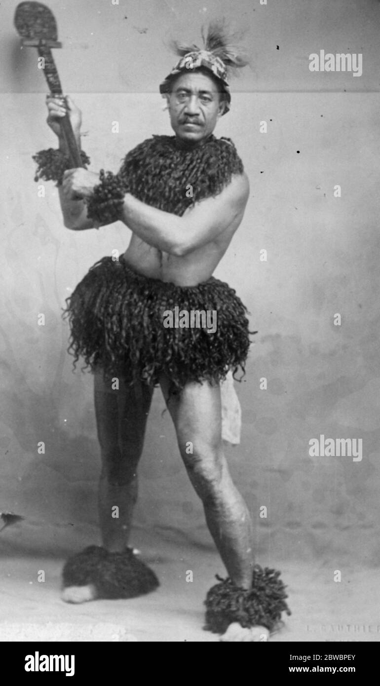 Never  pressed  by tailors . A gentleman of the Marquesas Islands wearing a costume made entirely of his own hair . 1 December 1922 Stock Photo