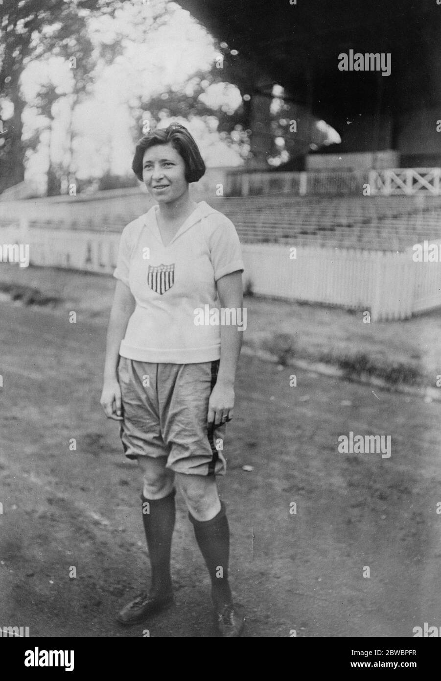 American Girls in Paris for Feminine Olympic Games Miss Aness Harwick , javelin thrower  12 April 1922 Stock Photo