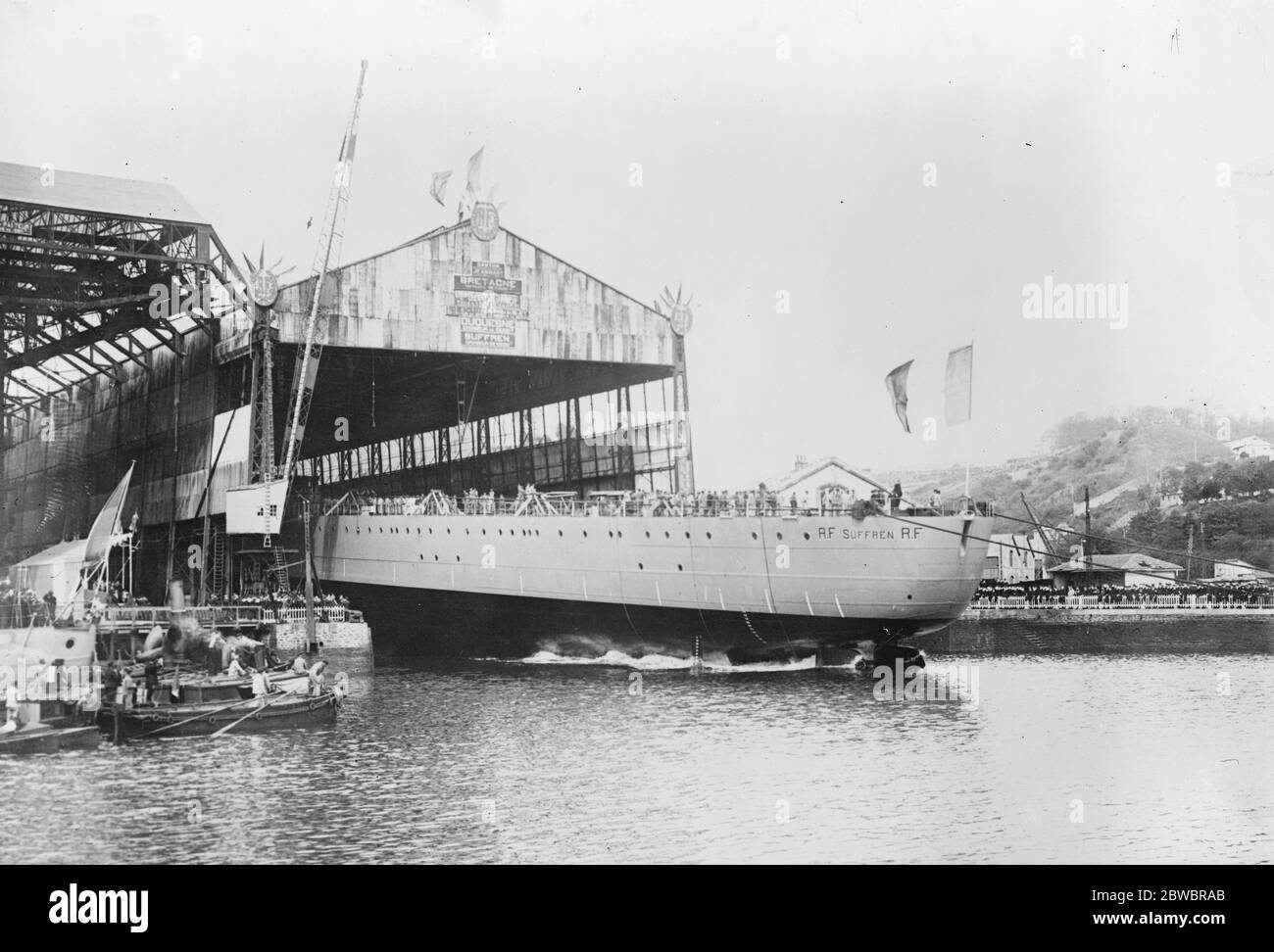Launch of French warship  Suffren  at Brest . The warship taking the water . 5 May 1927 Stock Photo