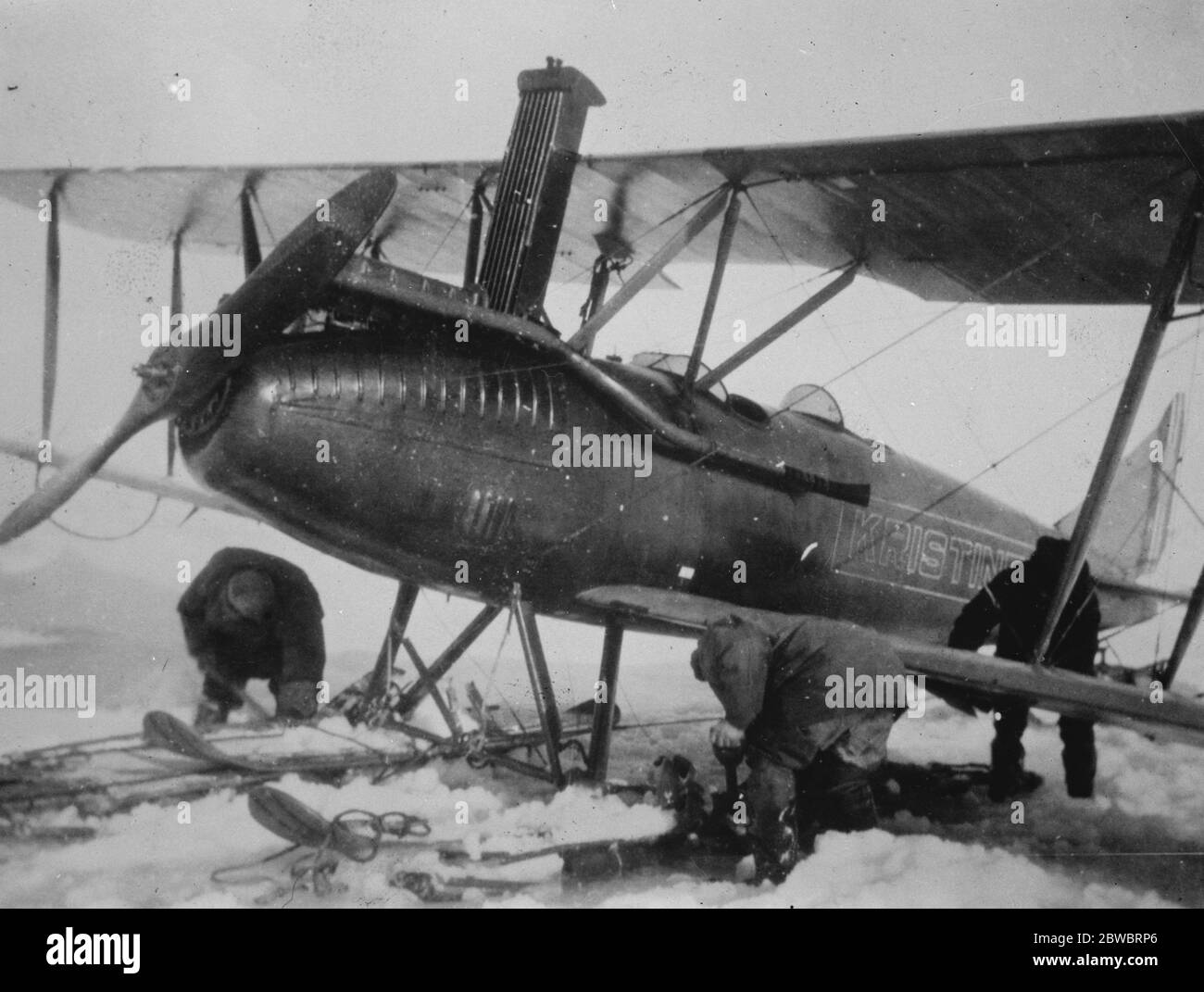 Daring attempt to drift across polar sea . Helplessly locked in ice for twenty four months . The expedition was equipped with a Curtiss Oreole Airplane for geographical exploration . Landing after its third trial flight , the plane was smashed in rough ice . 1 January 1926 Stock Photo
