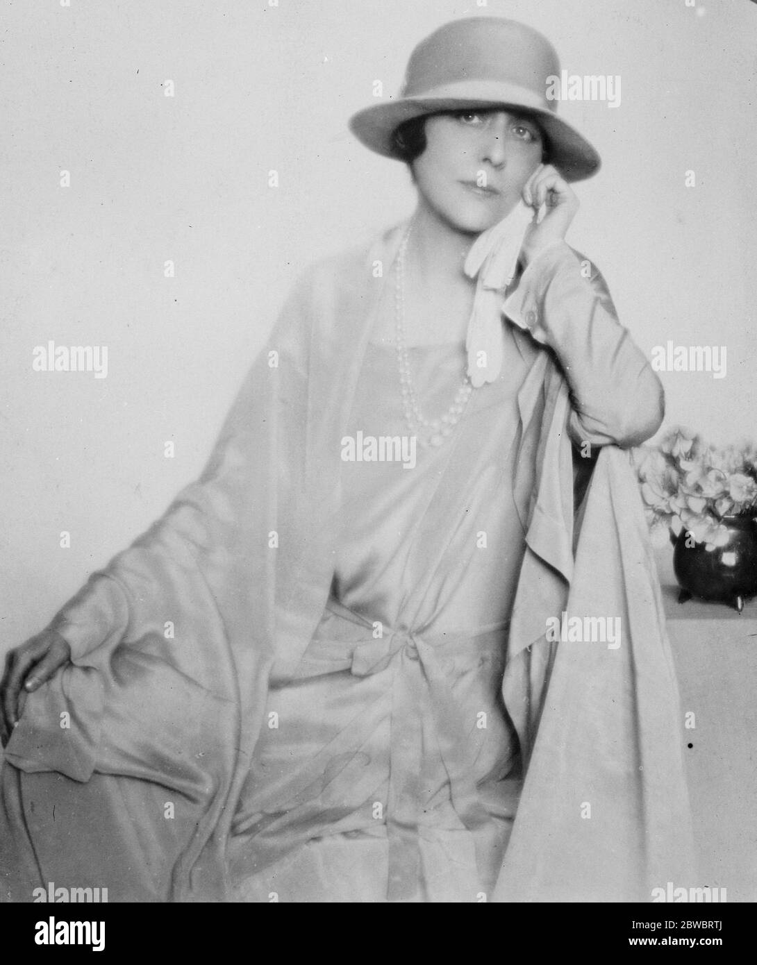 Spain 's best dressed woman now buying british frocks . The Marchioness de Villavieja has arrived in London on a shopping expedition . 8 January 1927 Stock Photo