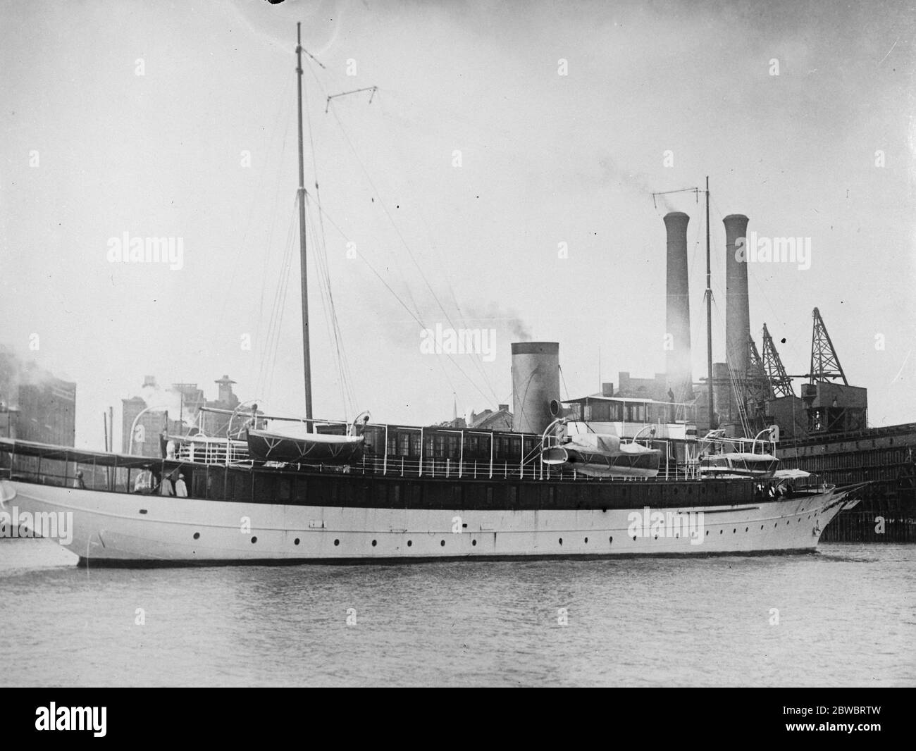 Sialia , Henry Ford ' s yacht June 1926 Stock Photo - Alamy