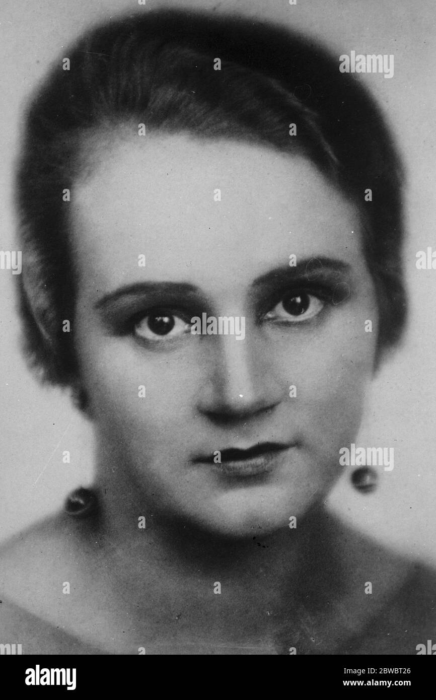 Mlle Hertta Weissmann , of Helsingfors , who has been acclaimed the fairest daughter of the Finnish republic . 24 December 1926 Stock Photo
