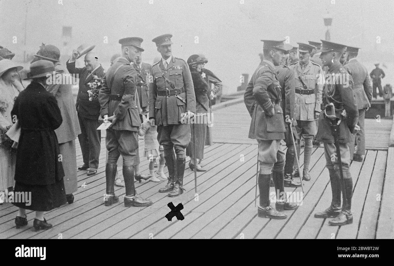 The retirement of Sir John Fowles as British Commander in Chief in China . Maj Gen Sir John Fowler ( marked with cross ) leaving Hong Kong . 19 March 1925 Stock Photo