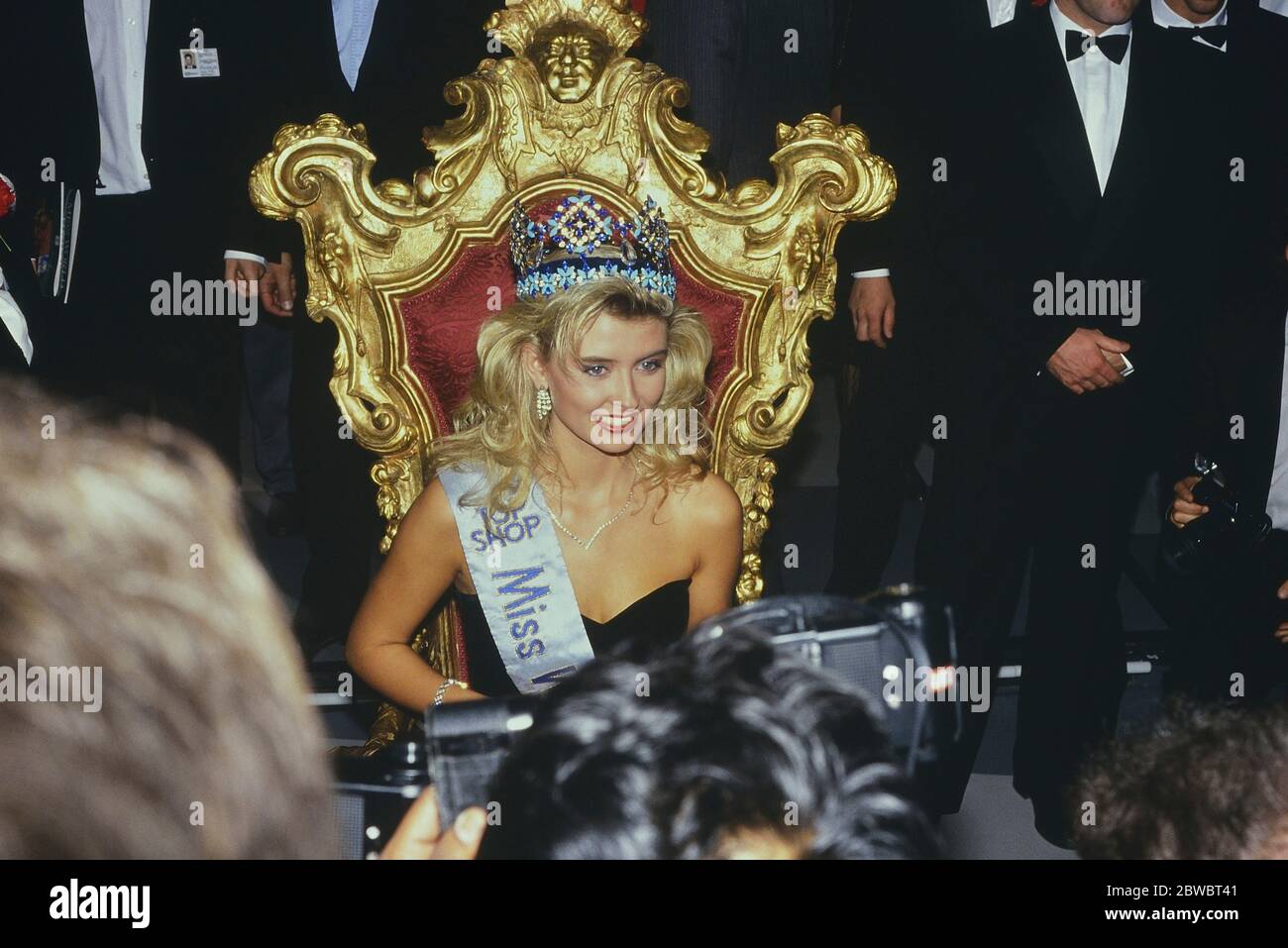 Miss World 1988. Linda Pétursdóttir (Queen of Europe) from Iceland. Royal Albert Hall. London, England, UK. 17th November 1988. Stock Photo