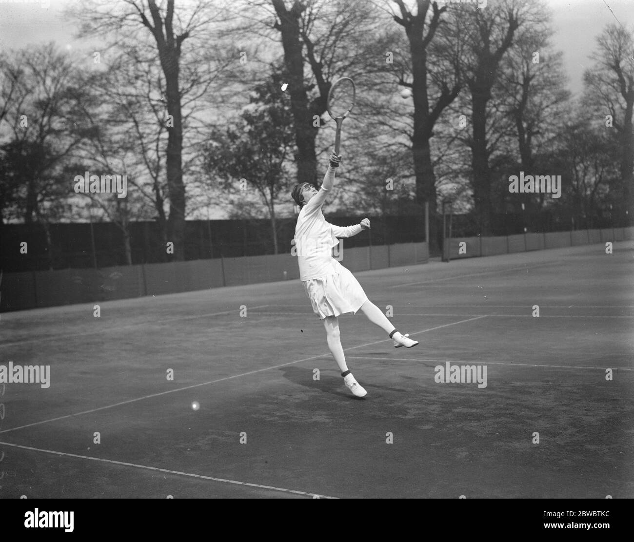 Surrey open lawn tennis championship at Roehampton . Miss Eileen Bennett in play . 20 April 1925 Stock Photo