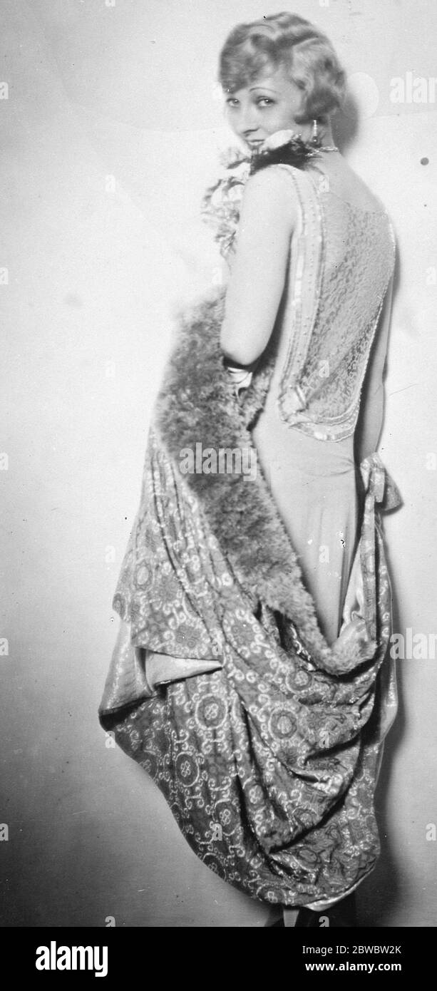English girl as most highly paid star in Paris . Miss Irene Well , the most highly paid star in Paris , who is now scoring an enormous success at the Theatre Damon . 25 August 1925 Stock Photo