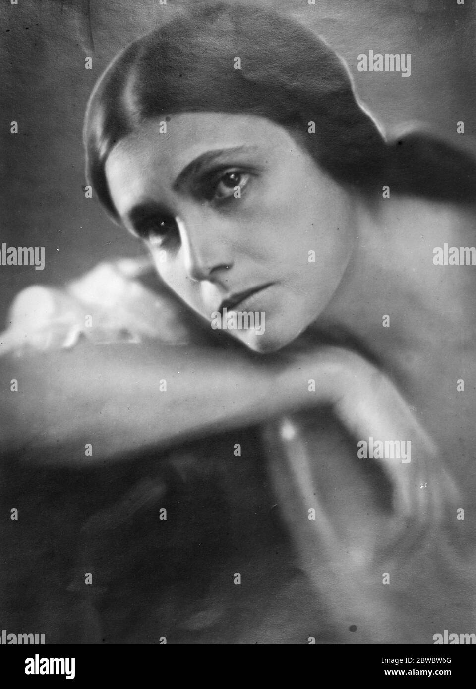 Irene Varsanyi - Hungarian Actress . 30 September 1925 Stock Photo