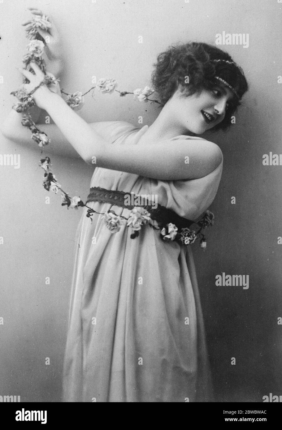 Princess dancer whose father was Mayor of Moscow . Princess Alexandra Galitzino who recieves a small salary for dancing at a Moscow cabaret . Her father Prince Galitzine , was a prominent member of the Monarchist court and at one time Mayor of Moscow . 18 August 1926 Stock Photo