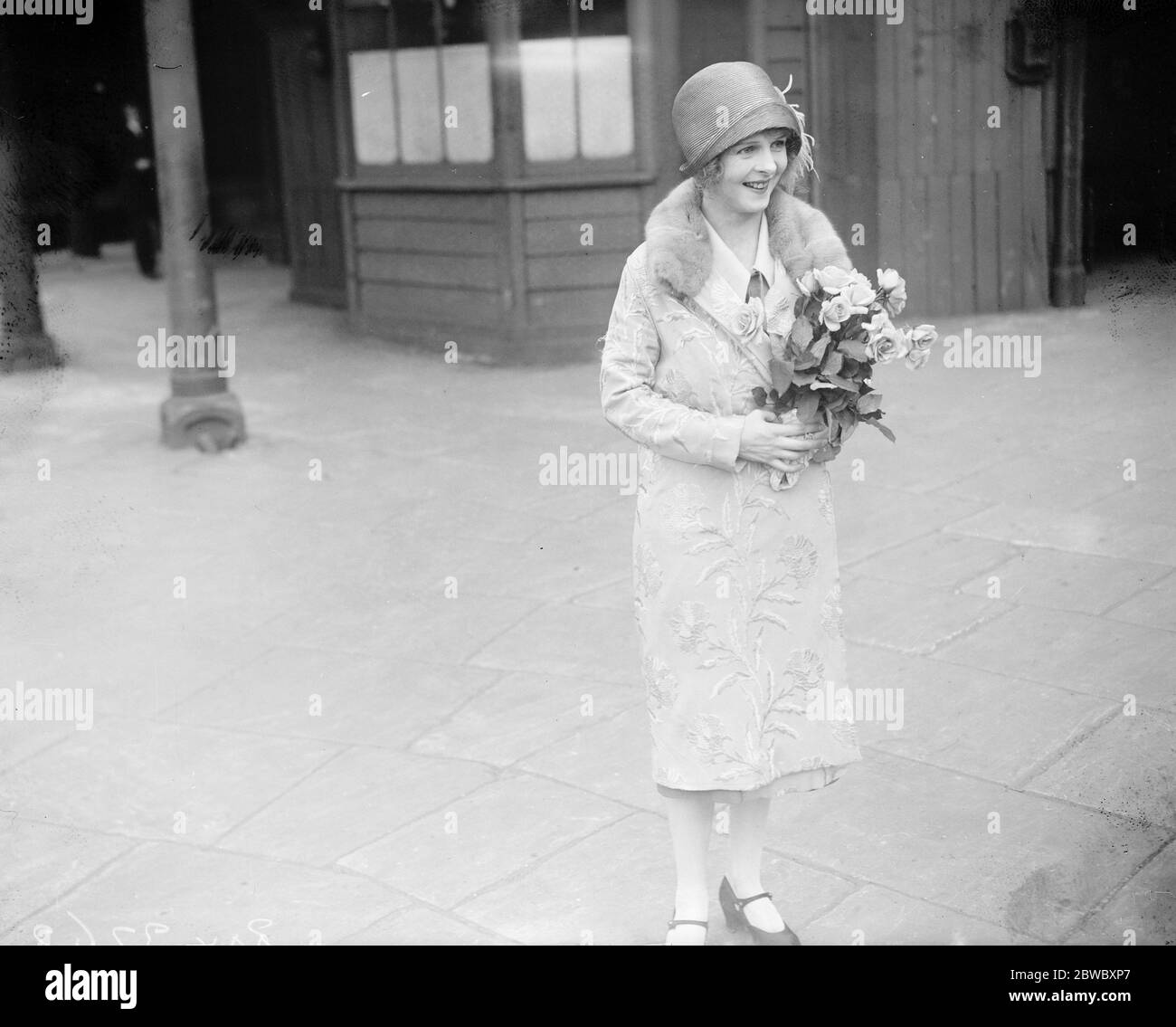 Popular British film star returns from America . Miss Flora le Breton photographed on her arrival in London . 24 August 1926 Stock Photo