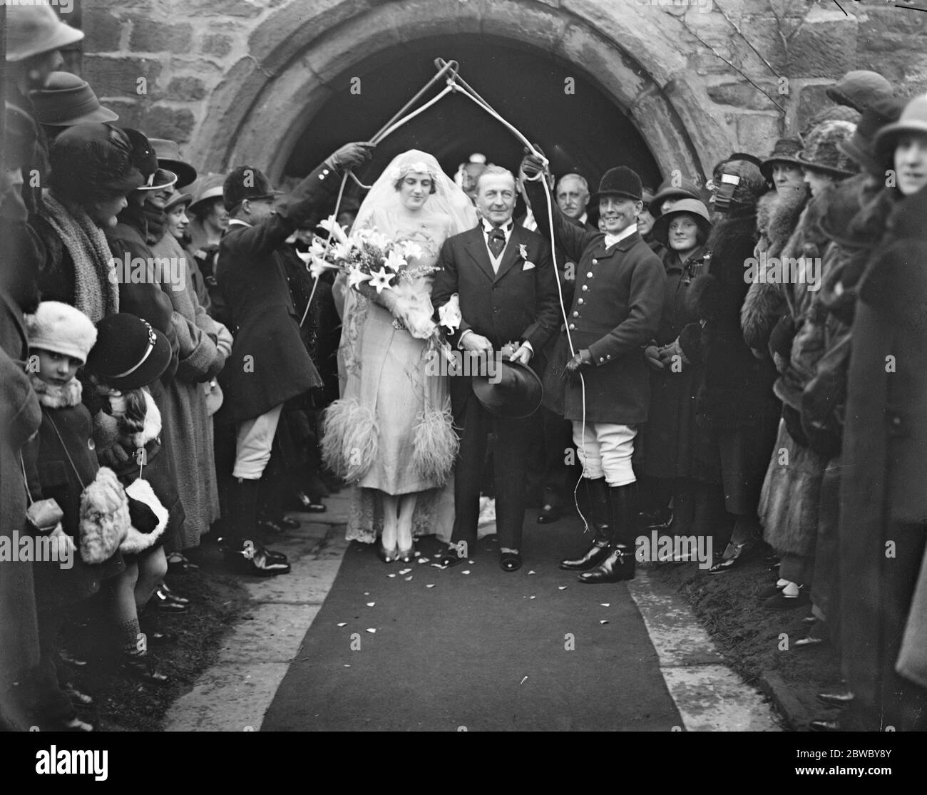 Earl Beatty ' s brother weds Major W V Beatty and the Hon Victoria FitzRoy were married at Croft ( Durham ) Parish Church 22 January 1925 Stock Photo