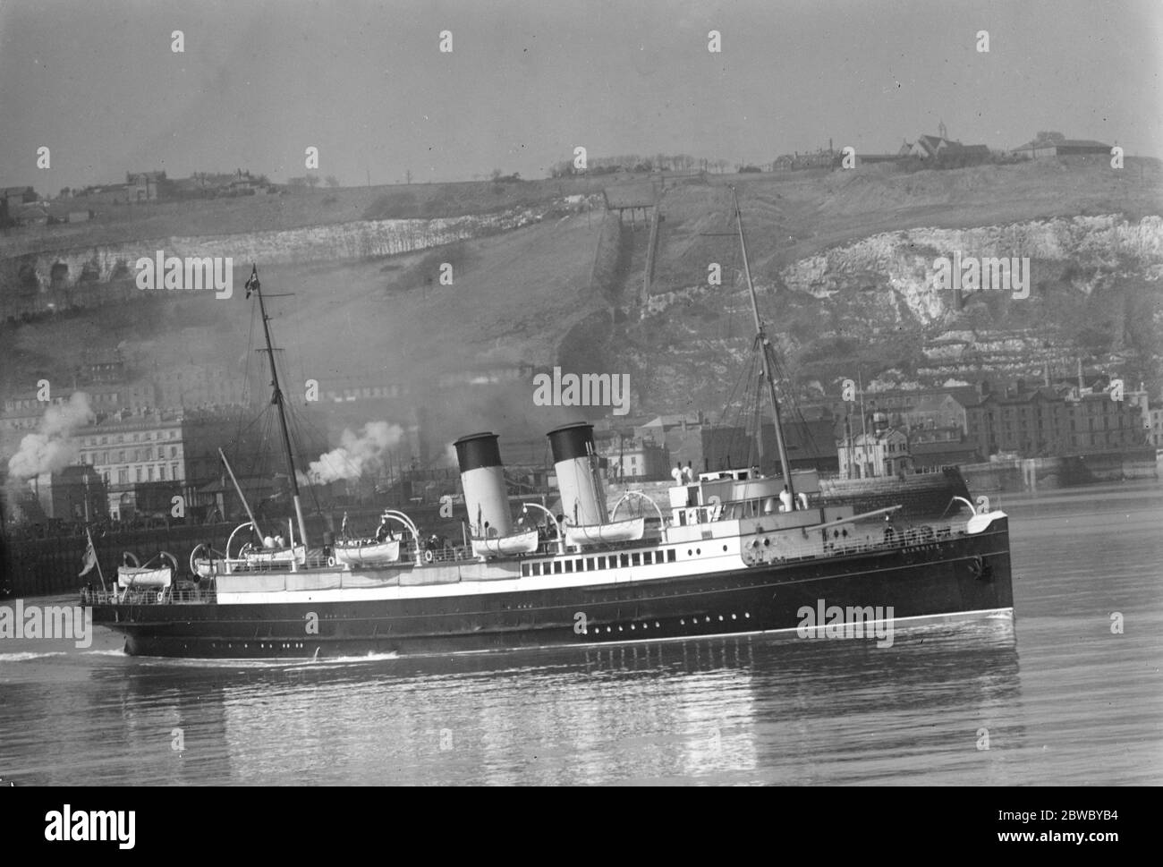 The King 's holiday begun . The King and Queen left Dover for their Mediterranean cruise . The steamer Biarritz leaving Dover for Calais . 19 March 1925 Stock Photo