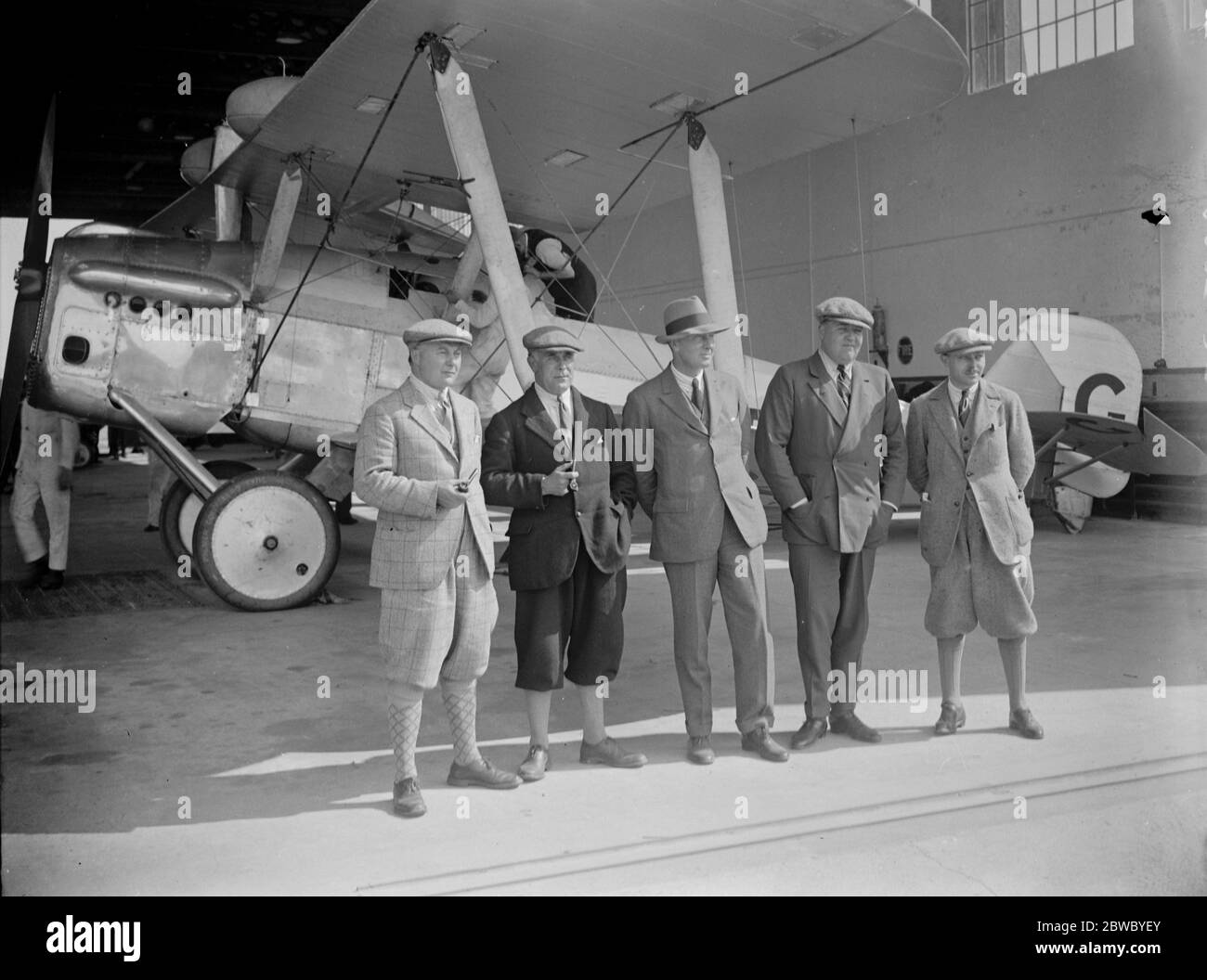 A group of the officials at Martlesham Aerodrome of Woodbridge, Suffolk. Left to right Colonel Bristoe , ( Handicapper ) Lt Commander Perrin , Col McClean , Lord Edward Grosvenor and Captain R T Crouch , handicapper 11 August 1924 Stock Photo