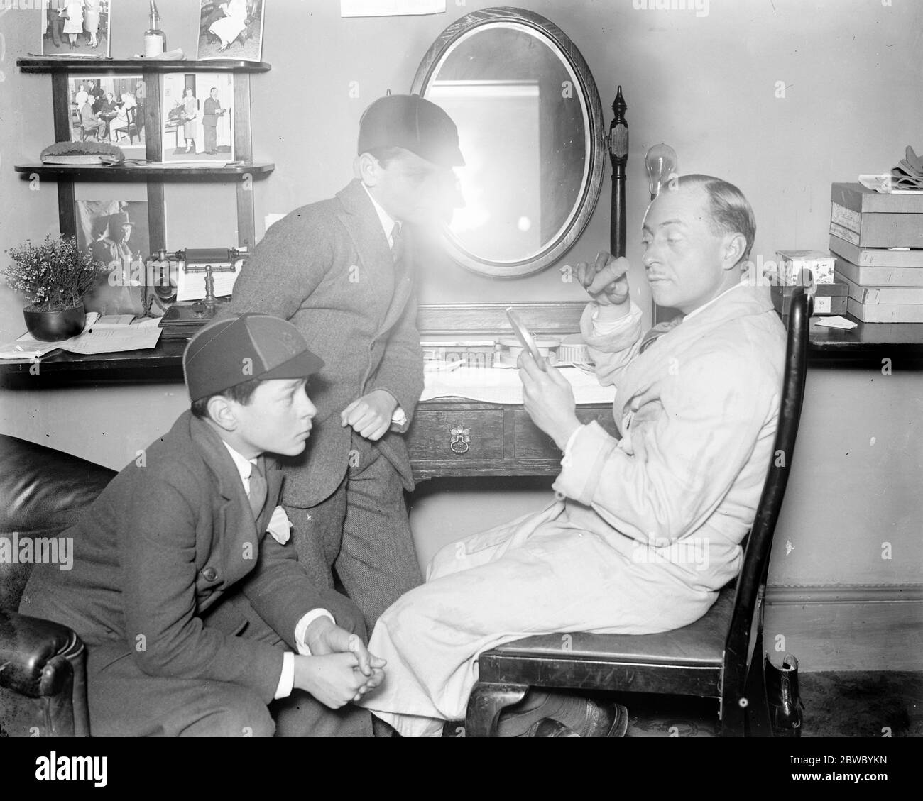 Ernest Treux , the American Actor , in his dressing room . 24 December 1926 Stock Photo