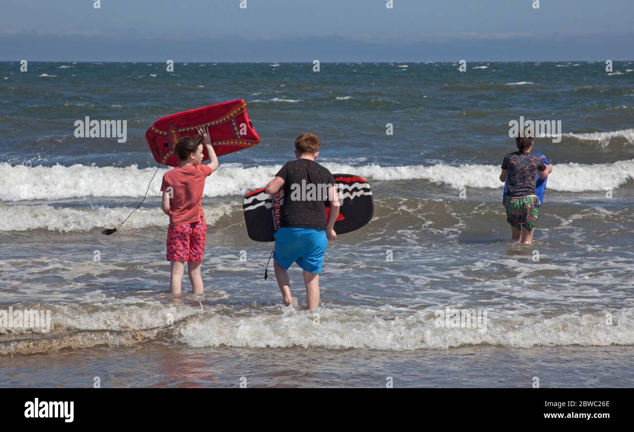 Its a bit windy hi-res stock photography and images - Alamy