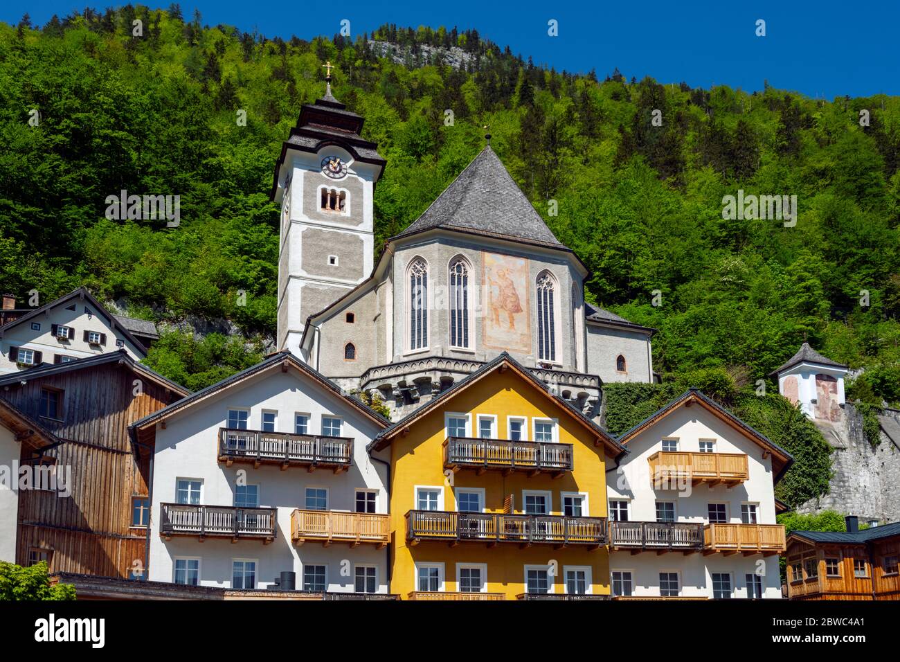 Österreich, Oberösterreich, Hallstatt, spätgotische Pfarrkirche Maria Himmelfahrt (Maria am Berg), Stock Photo