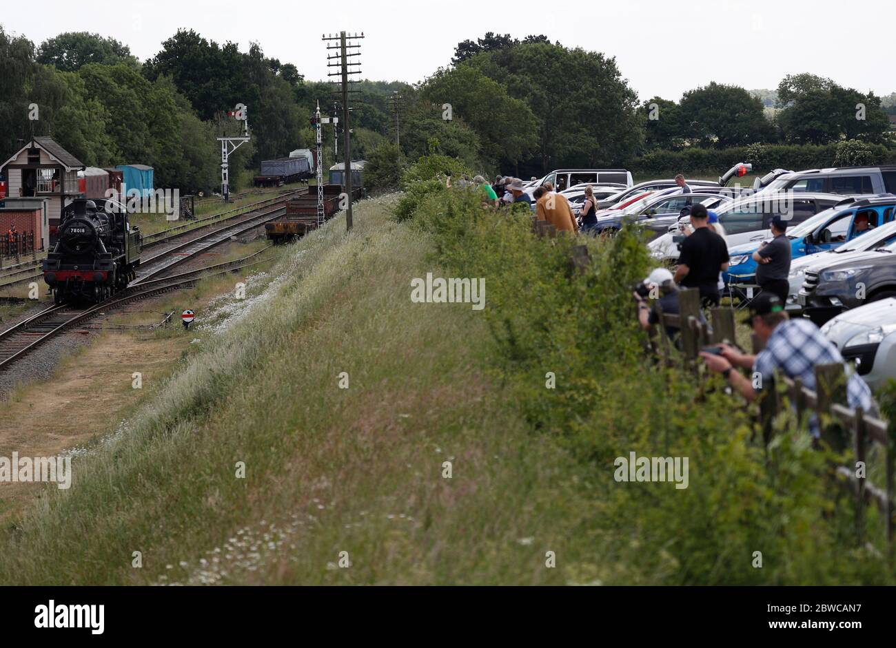 Loughborough, Leicestershire, UK. 31st May 2020. Members of the public watch as a Standard Class 2 locomotive steam train from the Great Central Railway is tested after coronavirus pandemic lockdown restrictions were eased. Credit Darren Staples/Alamy Live News. Stock Photo
