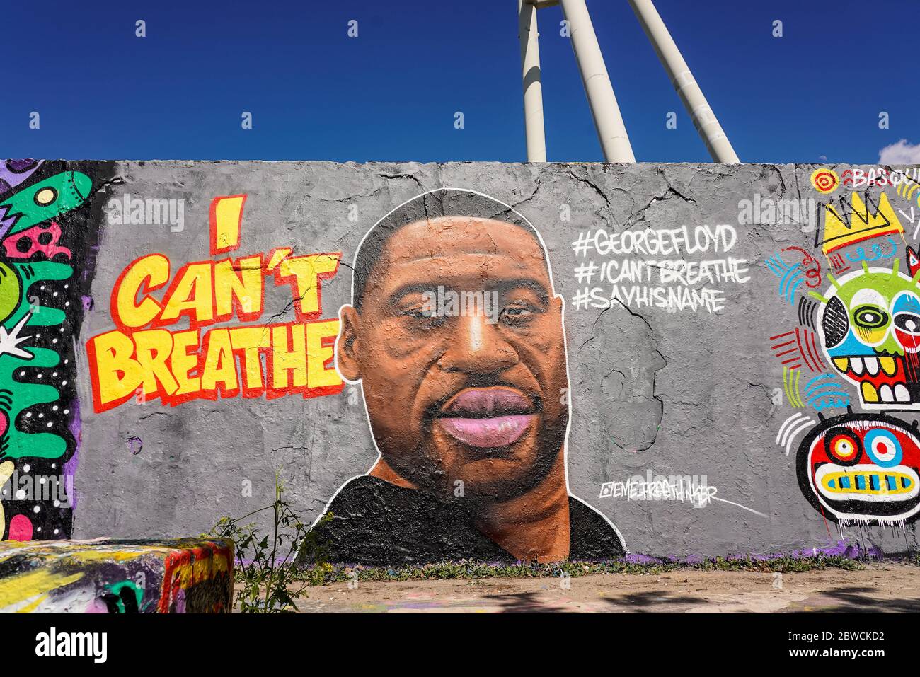 May 30th, 2020, Berlin, a new graffiti by EME Freethinker on a wall in Mauerpark in Berlin, Prenzlauer Berg, showing the dead black George Floyd from Minneapolis/USA with his quote 'I can t breathe'. | usage worldwide Stock Photo