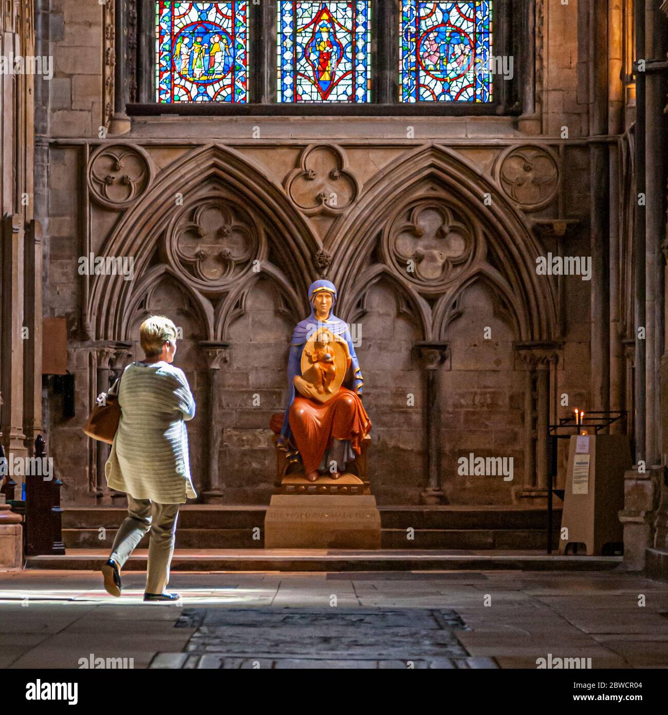 Sculpture of the Blessed Virgin Mary in Lincoln Cathedral Stock Photo ...