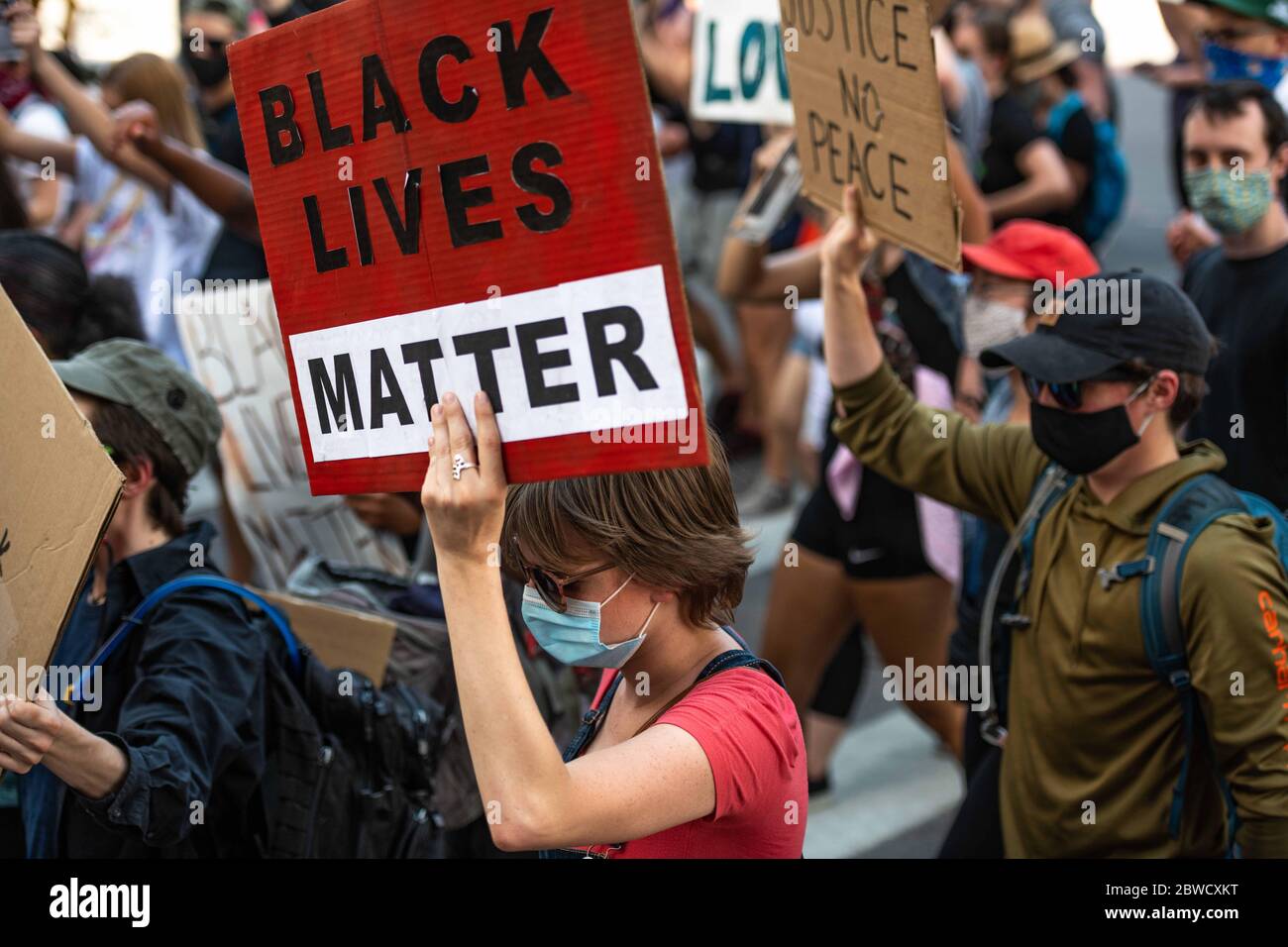 Riot destruction 2020 usa hi-res stock photography and images - Alamy