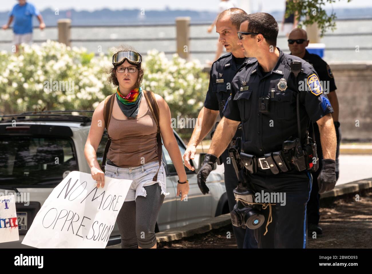 Charleston, United States. 31st May, 2020. Charleston Police escort  protesters out of the cities historic White Point Garden following a  demonstration over the death of George Floyd May 31, 2020 in Charleston,