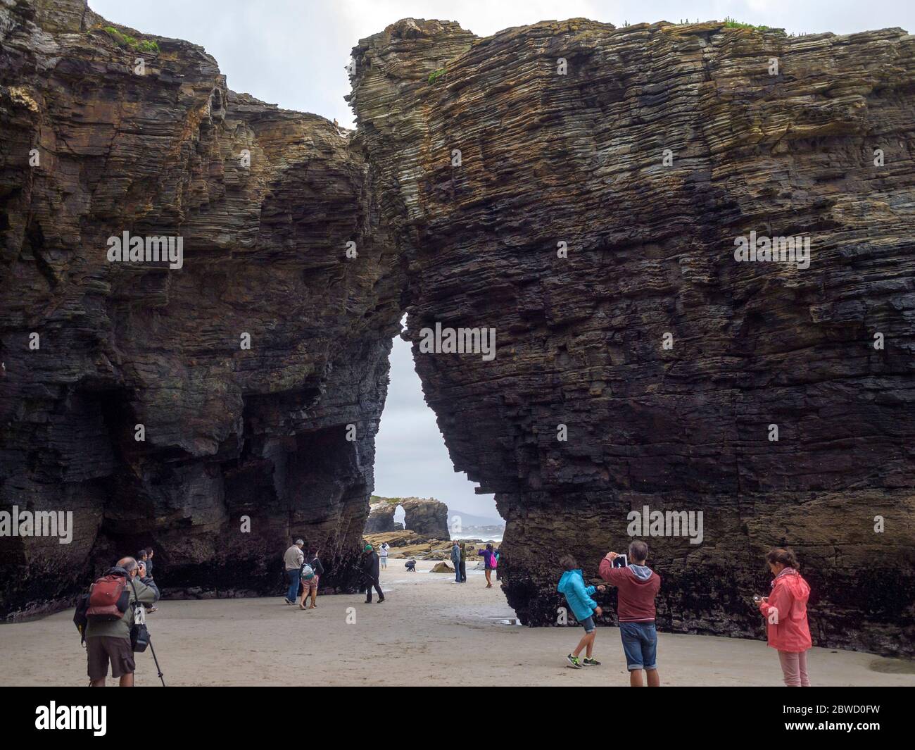 playa-de-las-catedrales-monumento-natural-ribadeo-lugo-galicia