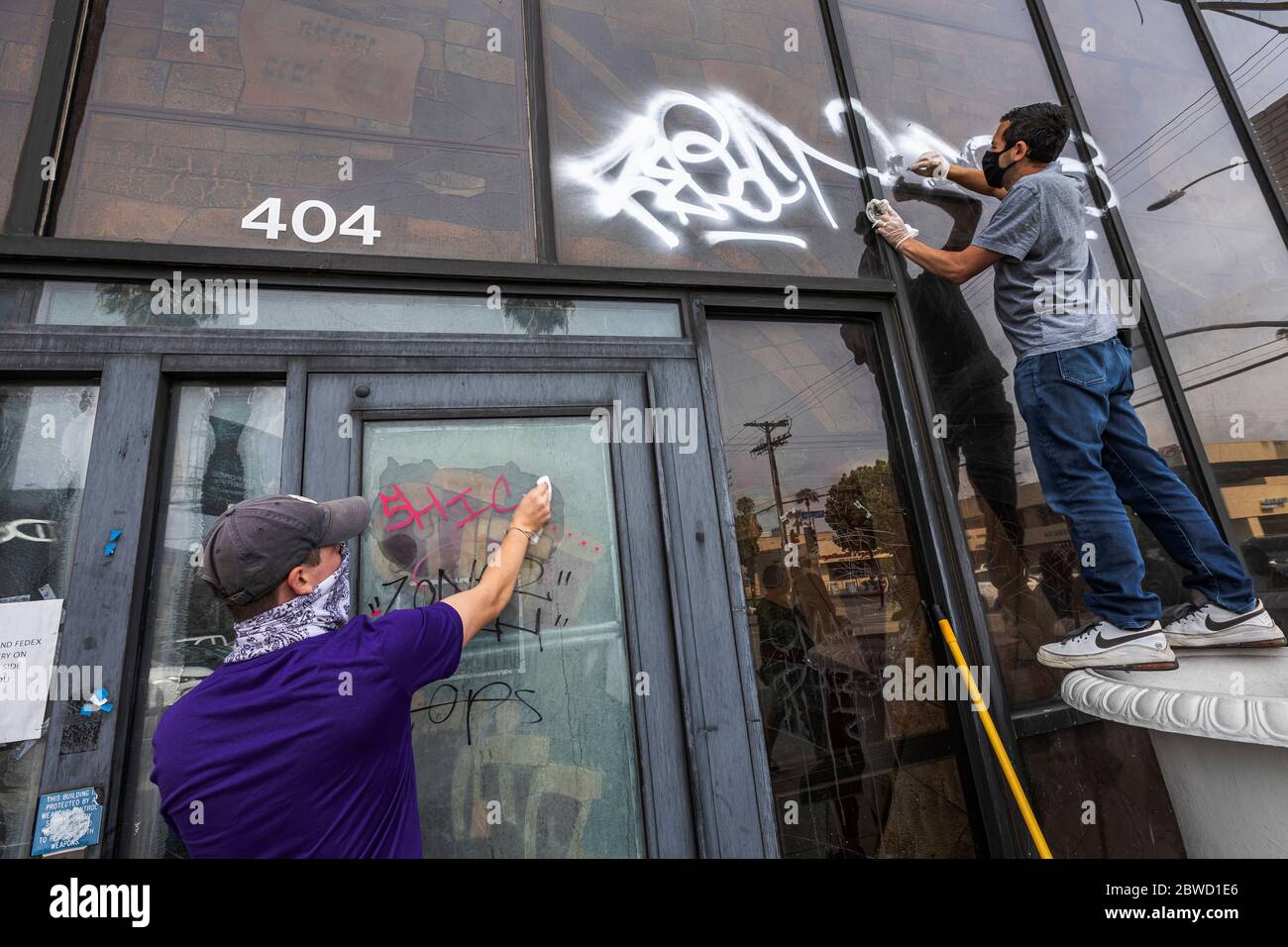 Los Angeles, USA. 31st May, 2020. Fairfax Ave is cleaning up after a ...