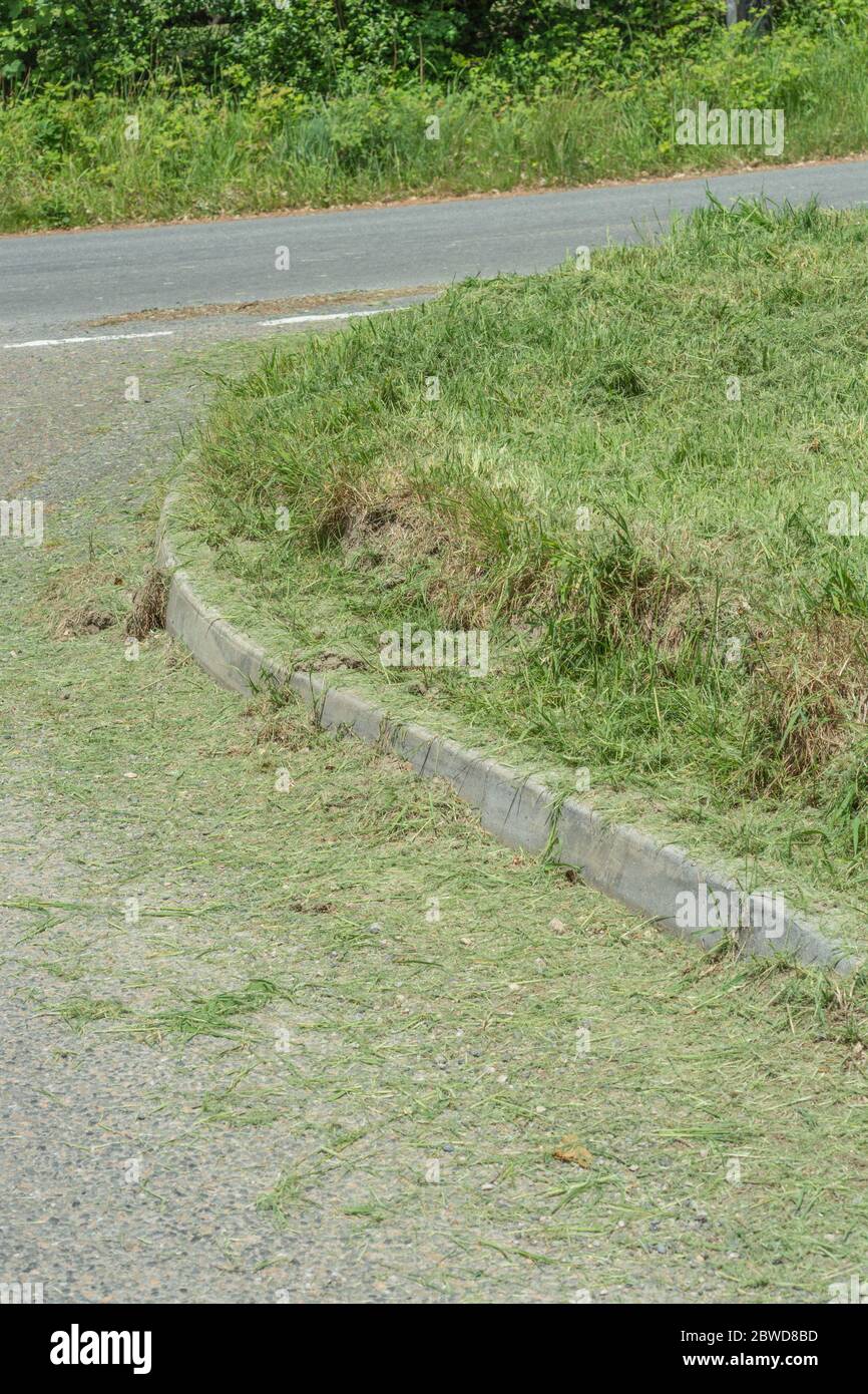 Roadside verge mown hires stock photography and images Alamy