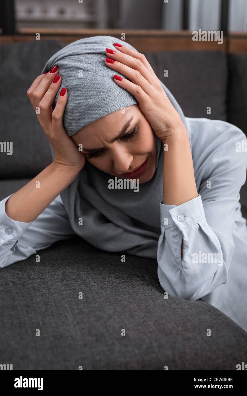 Hijab woman crying hi-res stock photography and images - Alamy