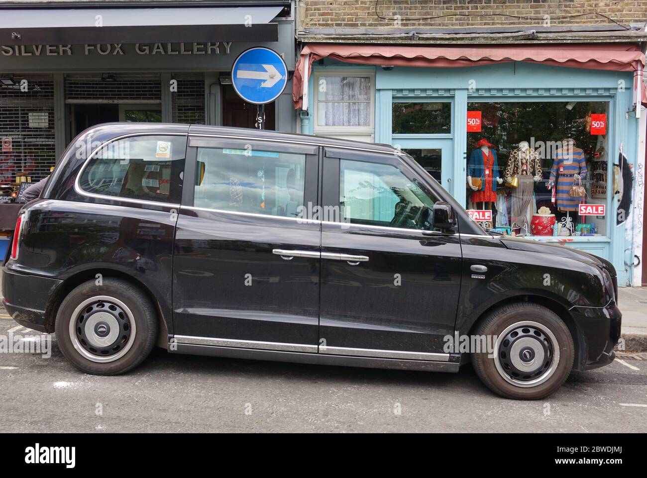 London Uk 16 May A Black British Hackney Carriage Taxi Cab On The Street In London England Stock Photo Alamy London Uk 16 May A Black British Hackney Carriage Taxi Cab On The Street In London England Stock Photo Alamy