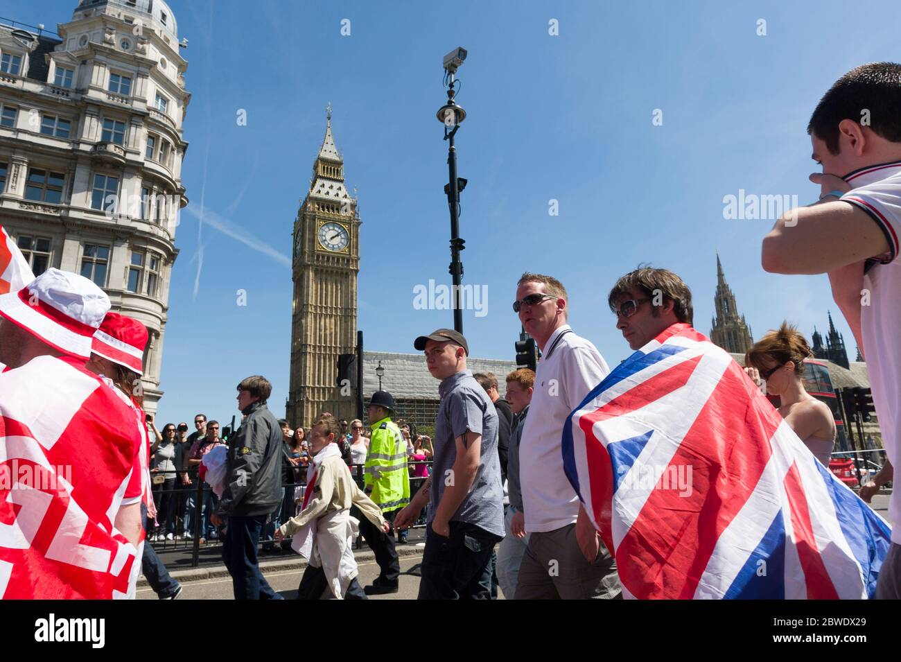 English Defence League (EDL) members on  a March organised by group calling itself 'British Citizens Against Muslim Extremists'. The protest is about Stock Photo
