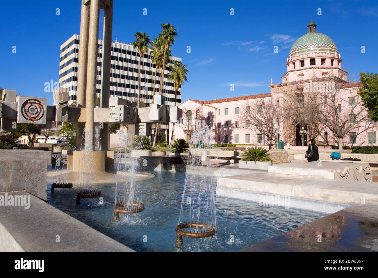 Sunset Park Fountain & Pima County Courthouse, Tucson, Arizona, USA Stock Photo Alamy