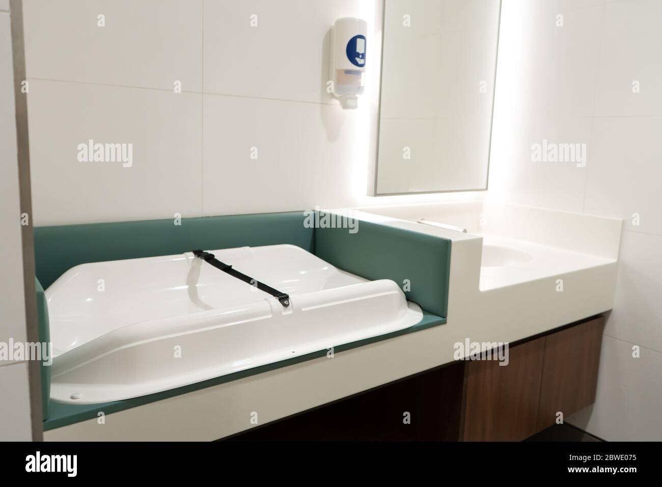 Womens Washroom High Resolution Stock Photography And Images Alamy