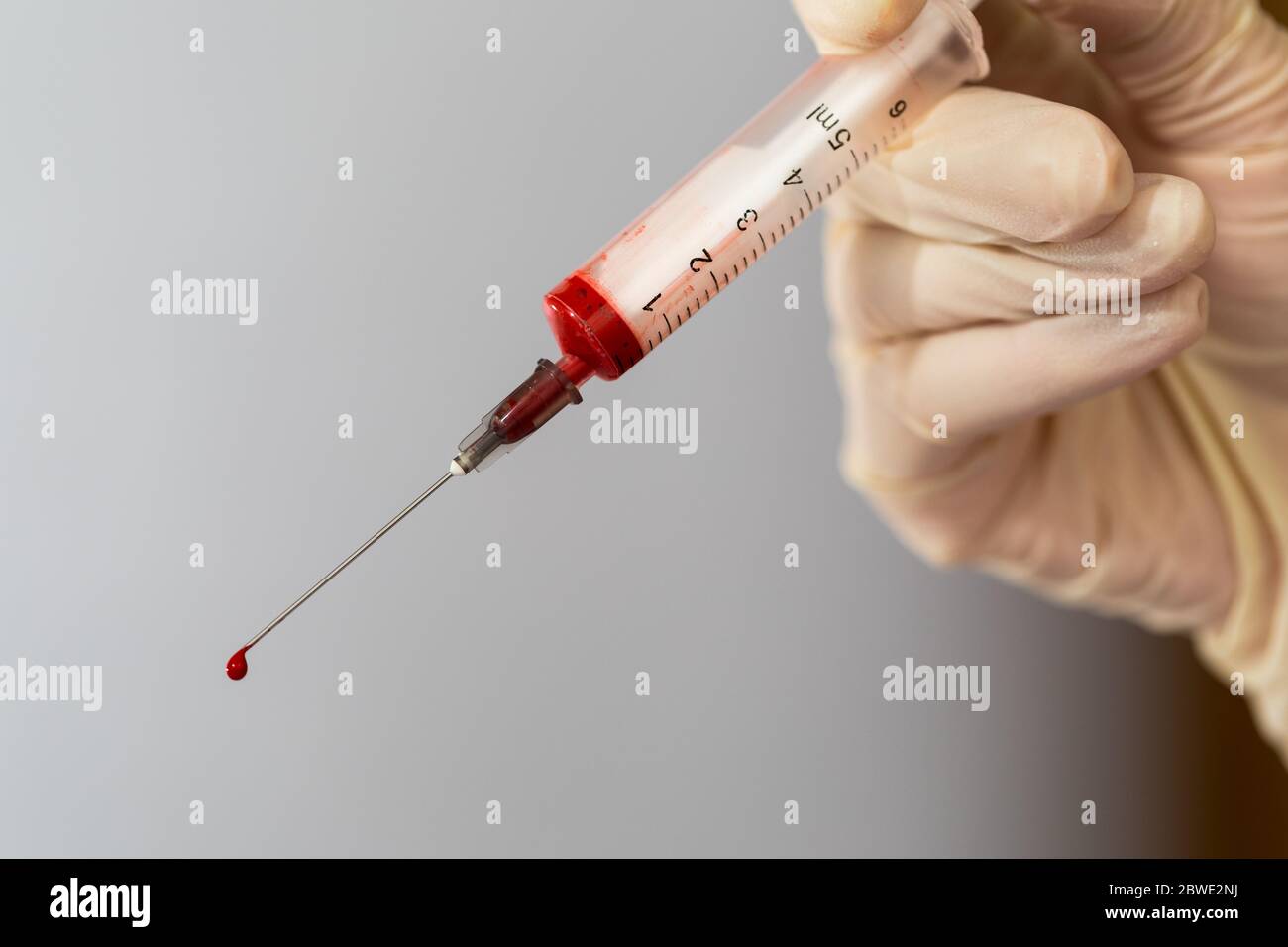 Стеклянный шприц с кровью. Blood needle. Blood needle. Стеклянный шприц с кровью. Игла вакутайнер 21g.