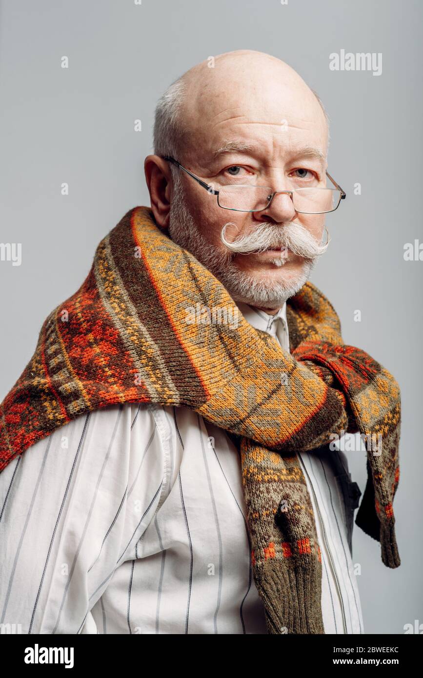Portrait elderly man glasses in hi-res stock photography and images - Alamy