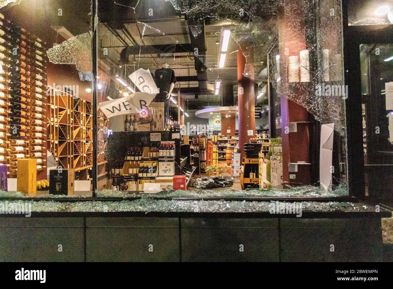 May 31 2020 Boston Massachusetts Usa Looted Wild Duck Liquor