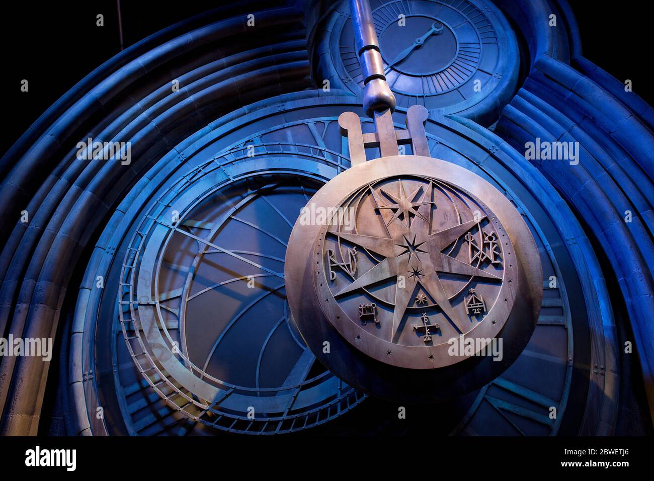 Hogwarts pendulum clock at Harry Potter Studios LondonHarry Potter