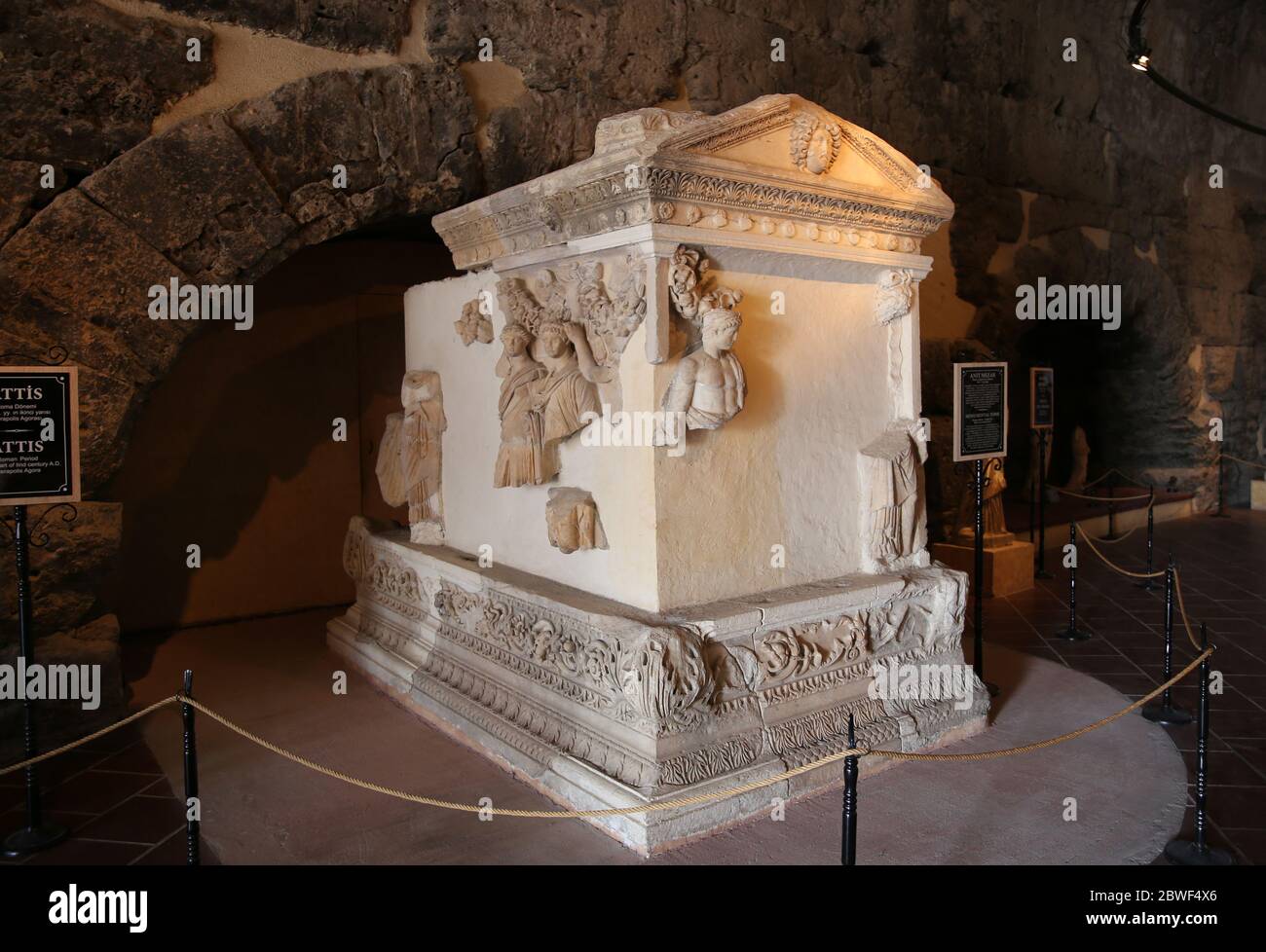 Monumental tomb. Sarcophagus. Roman period. Cladius Era. 1st century. Hierapolism. Hierapolis Archaeology Museum. Turkey. Stock Photo