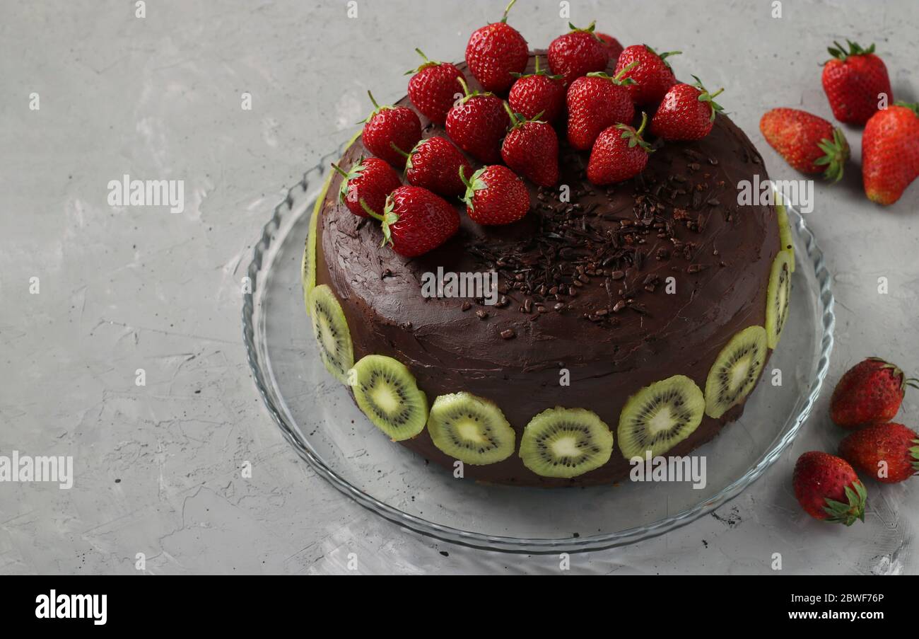 Kiwi Fruit Decorated Cake High Resolution Stock Photography And Images Alamy