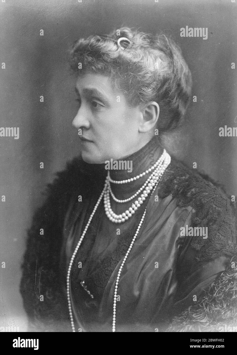 Portuguese Princess Down With Influenza The Dowager Grand Duchess Marie Anne of Luxembourg is suffering from influenza . 2 February 1923 Stock Photo