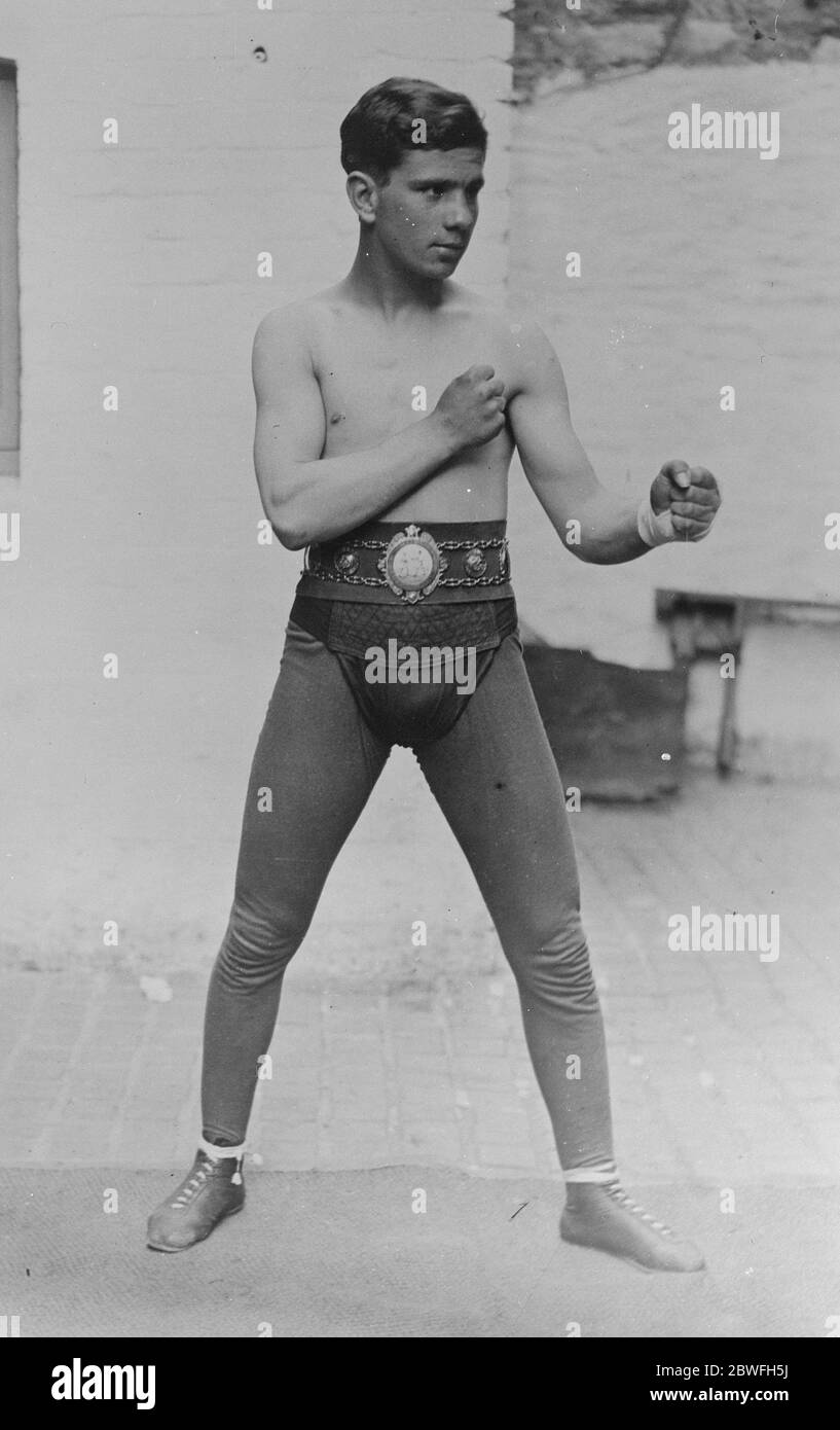 Boxing Championship At the National Sporting Club Percy ( formerly Bugler ) Lake ( of Plymouth ) will meet Tommy Harrison ( of Hanley ) for the Bantham weight championship of Great Britain and the Lonsdale Belt 23 February 1923 Stock Photo