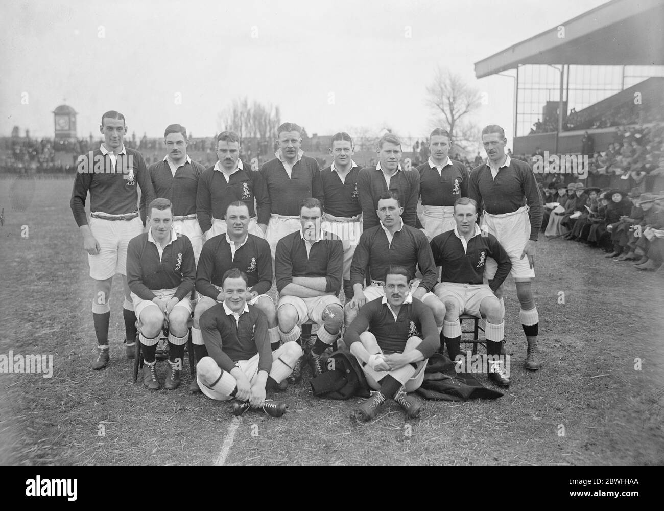 Rugby at Twickenham , London Army versus Navy The Army team Standing left to right G J Bryan , Lieutenant Thomas , Captain C A Barker , Lieutenant W H H Aitkin , Lieutenant G A P Saunders , Lieutenant C K T Faithfull , Captain B H G Tucker and Sergeant F A Pates sitting left to right Liutenant R K Miller , Lieutenant A R Aslett , Lieutenant G D Young ( Captain ) , Lieutenant T G Rennie and Lieutenant J R B Worton seated at fron 2nd Lieutenant W F Browne and Lieutenant J A Rose 1 March 1924 Stock Photo