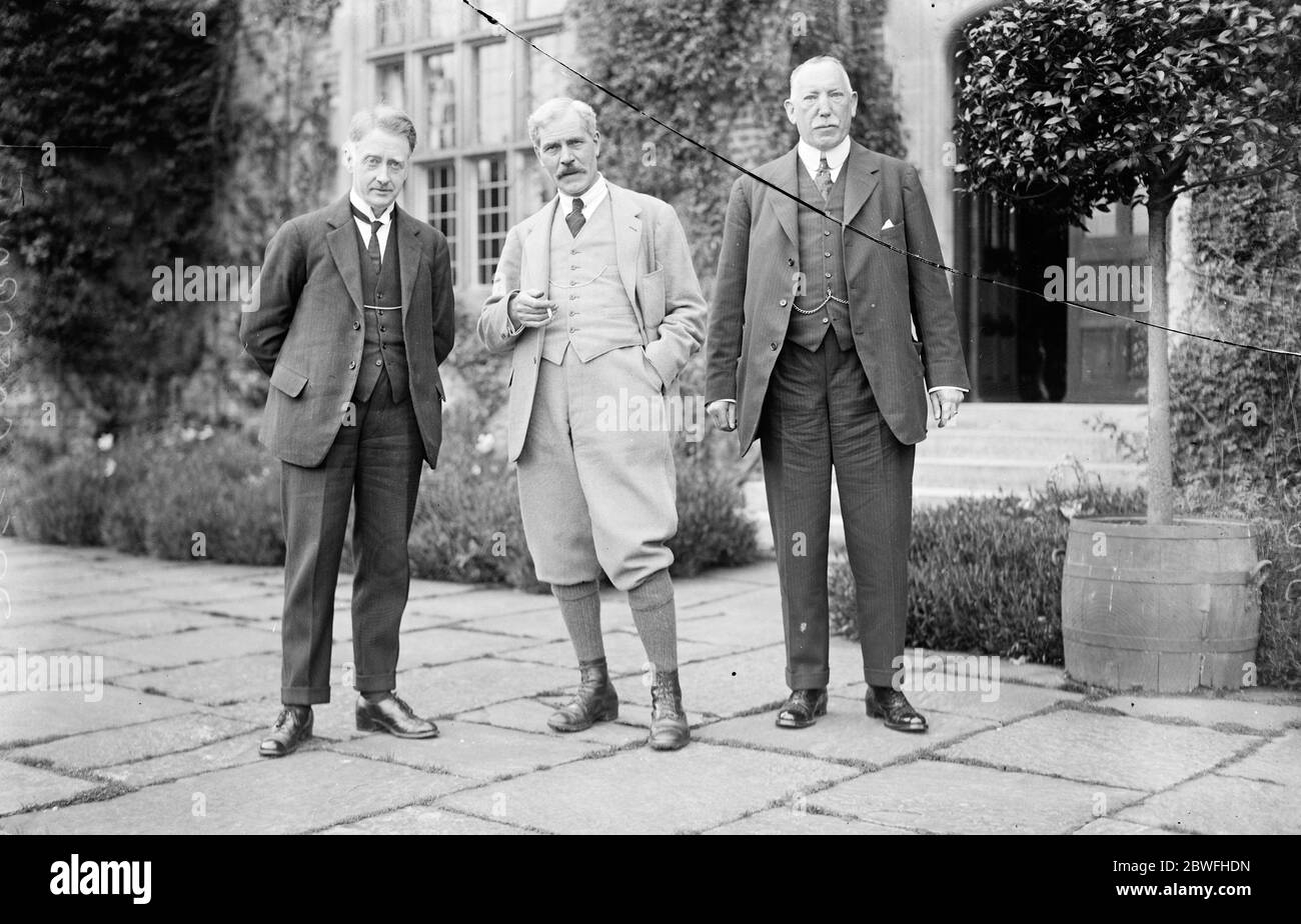 Irish Chiefs at Chequers Mr Cosgrove , President of the Irish Free State , and Sir James Craig , Premier of Northern Ireland , visited Chequers on Saturday , on the invitation of Mr Ramsay MacDonald 31 May 1924 Stock Photo