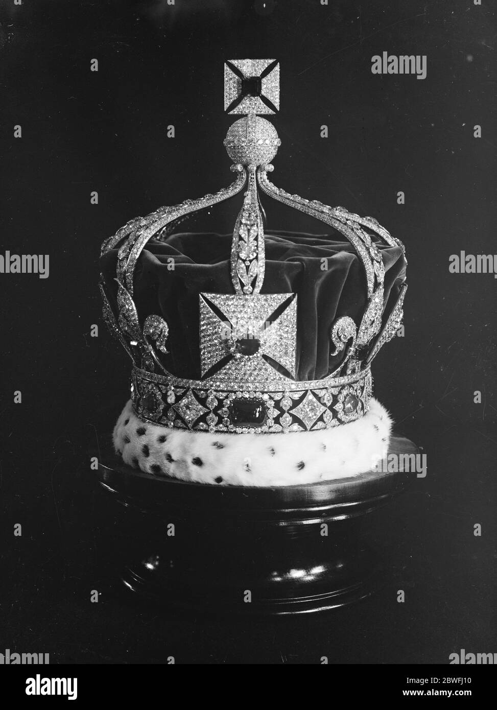 The King ' s Crown The Imperial State Crown Stock Photo